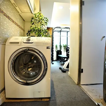 D7 Suites