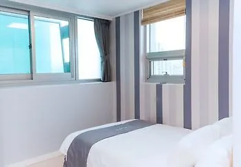 Hotel D7 3*