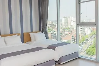 Hotel D7